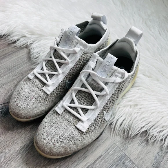 NWT Air Vapormax 2021 Women’s Shoes - Picture 3 of 9